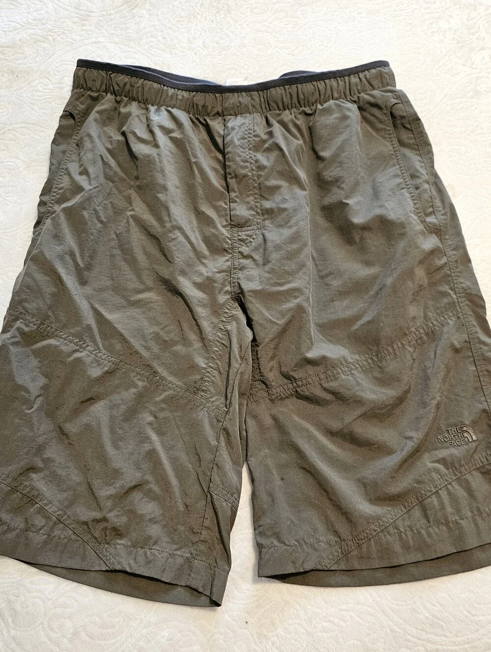 The North Face Men’s Large Hiking Shorts Olive Green Nylon Stow Pocket Packable
